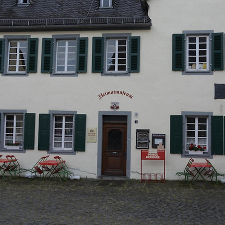 Stiftsherrenhaus Münstermaifeld 外观 照片