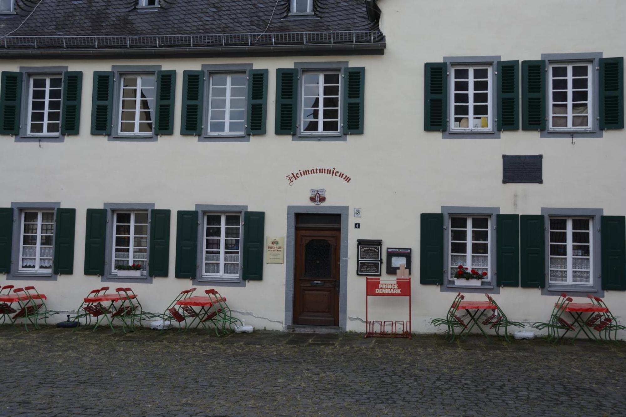 Stiftsherrenhaus Münstermaifeld 外观 照片