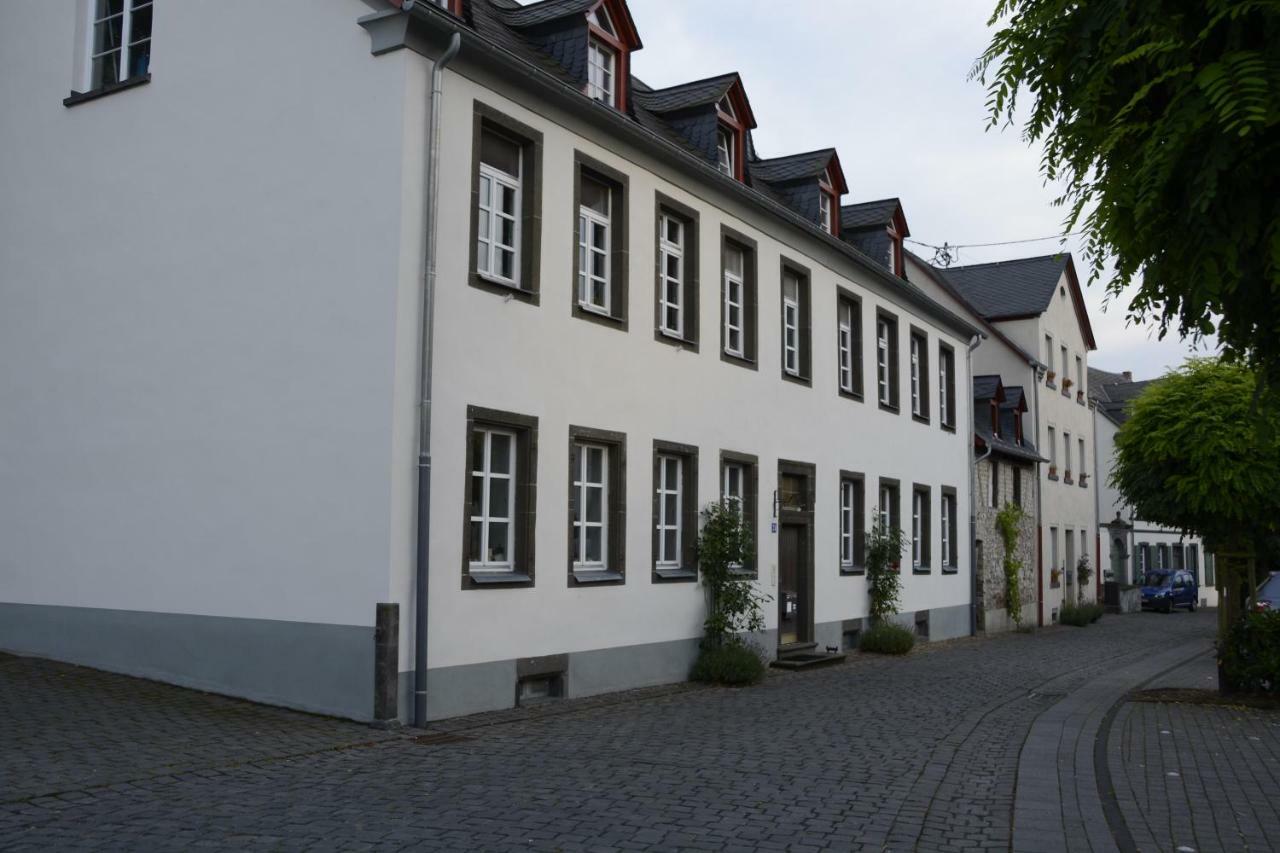 Stiftsherrenhaus Münstermaifeld 外观 照片