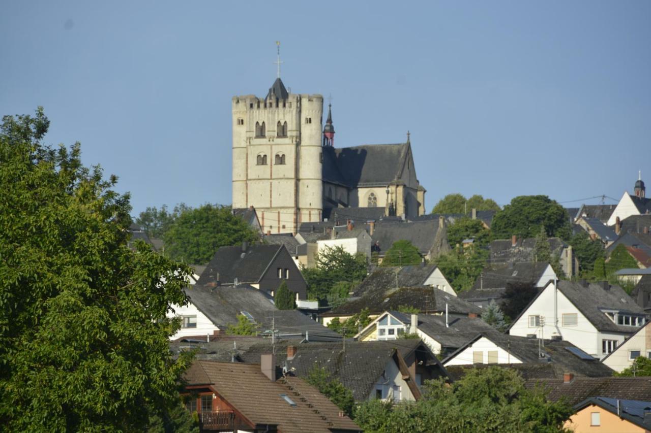 Stiftsherrenhaus Münstermaifeld 外观 照片