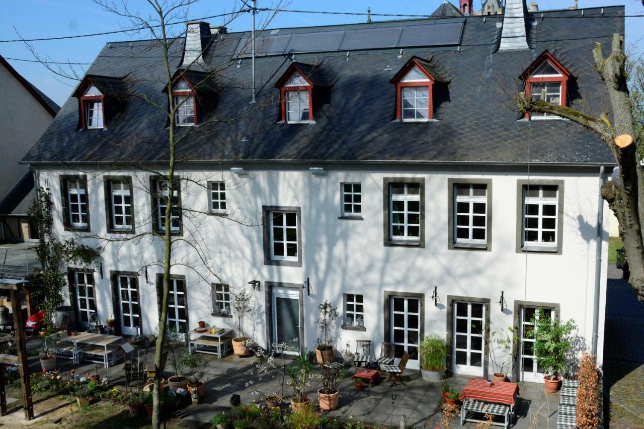 Stiftsherrenhaus Münstermaifeld 外观 照片